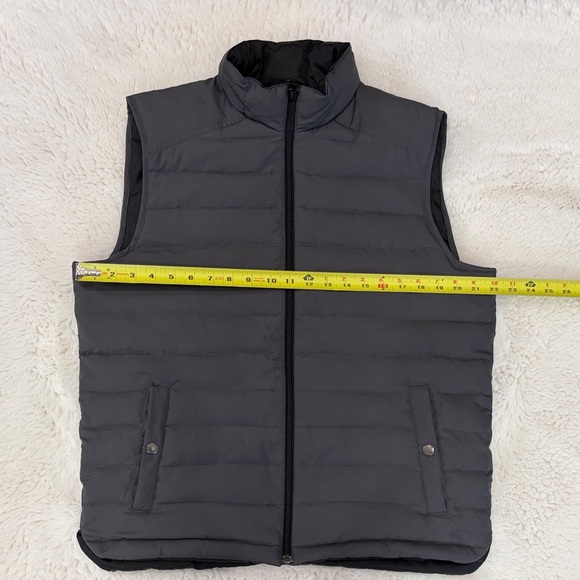 J. Crew Men's Charcoal Quilted Vest,40% feathers,Size M - Picture 9 of 17